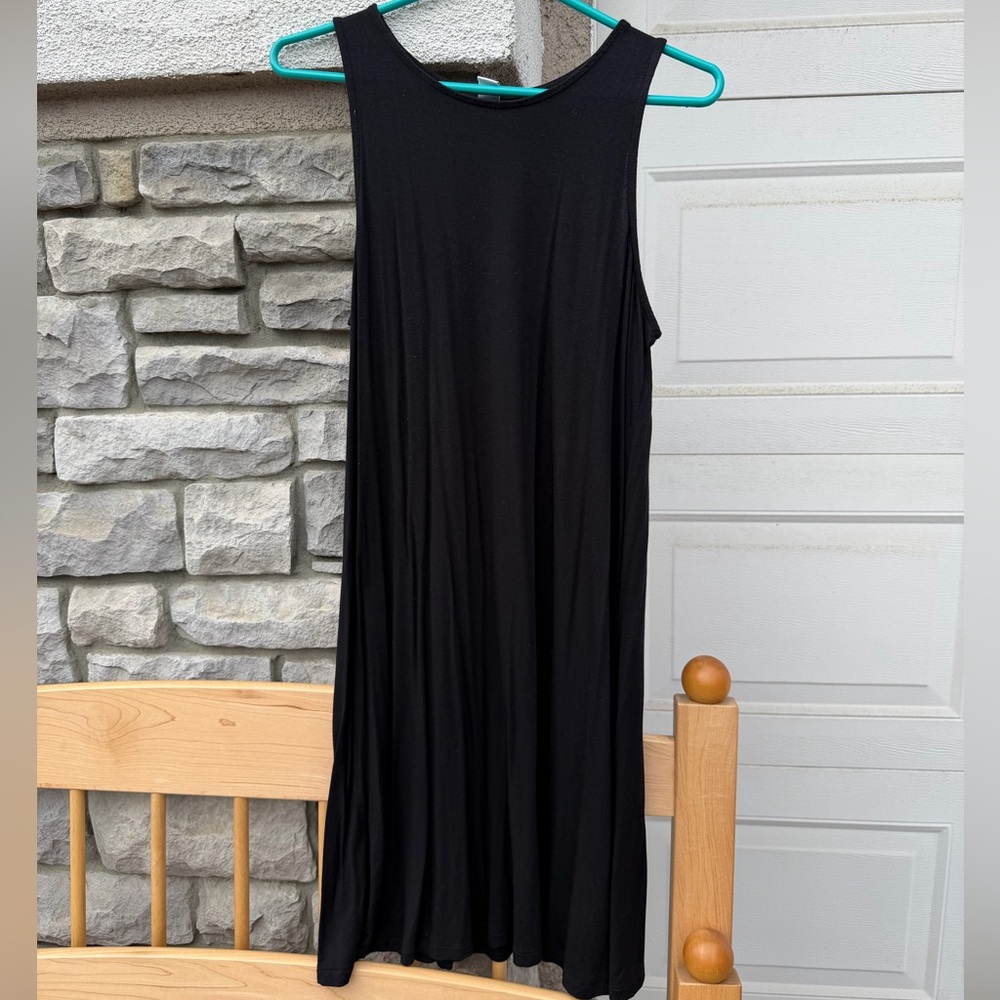 Elegant Black Sleeveless Dress